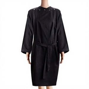 Blouse de Salon Personnalisée Tendance – Veste Professionnelle pour Coiffeur, Cape de Coiffure Imperméable en Polyester, Tablier de Barbier Col en V - Product Image 3