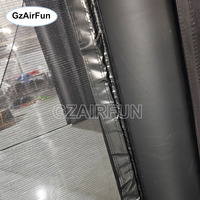 Cage de simulateur de golf gonflable portable avec écran de projection et filet |   Structure d'entraînement de golf à installation rapide pour la maison et les événements