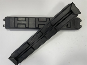 Vendita Diretta dalla Fabbrica: Pattini in Gomma Neri da <span class=keywords><strong>800mm</strong></span> con Clip per Cingoli in Acciaio, Pattini in Gomma Neri con Clip per Escavatori - Product Image 5