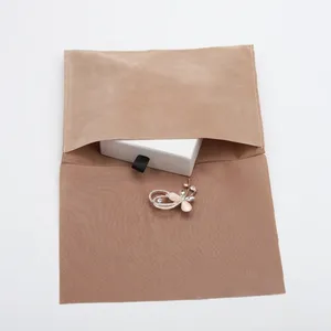 Pochette à bijoux en velours personnalisée, sac cadeau doux avec rabat, emballage élégant pour bijoux avec logo pour marque et promotion - Product Image 2