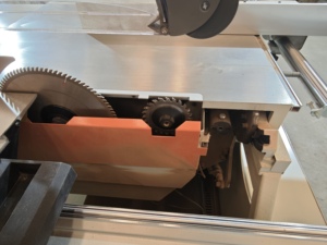 Machine à scier les panneaux de précision en PVC pour la <span class=keywords><strong>menuiserie</strong></span> et la fabrication de meubles en MDF automatique - Product Image 4