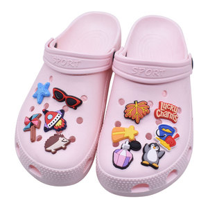 <span class=keywords><strong>Compra</strong></span> de abalorios de goma suave de PVC para zapatos, hebilla desmontable, decoración para zuecos, accesorios florales para zapatos, decoraciones de zapatos de playa de verano - Product Image 2