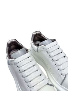 Zapatos Casuales de Mujer de Cuero de Alta Calidad al por Mayor, Zapatos Deportivos para Hombre con Suela Gruesa para Caminar - Product Image 2