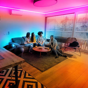 Tira de luces LED de bajo costo para interiores, de 24 V, 65.6 pies (20 m), RGB, con control por aplicación WIFI, sincronización musical. - Product Image 2