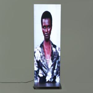 Écran publicitaire numérique commercial sur pied avec roues Easy Move, affichage LED miroir P1.8 P2 P2.5 - Product Image 2