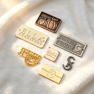 Étiquette en métal plaqué résistant à l'eau de mer, à coudre, avec logo de marque gravé sur mesure pour vêtements de bain - Product Image 5