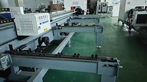 Cortadora Láser CNC de Alta Velocidad para Tubos, Máquina de Fibra Óptica de 3KW para Corte de Precisión en Acero al Carbono y Aluminio para Trabajos de Ferretería - Product Image 3
