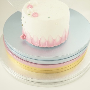 แผ่นรองเค้กเคลือบทองกันน้ำมัน ขนาด 6-20 นิ้ว แบบกลม หนา 12 มม.  ขายดี พร้อมบริการสกรีนโลโก้  แผ่นรองเค้กขนาด 10 นิ้ว - Product Image 3