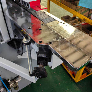 Machine à chantourner CNC multifonction entièrement automatique PME368 pour collage et raclage de portes en bois MDF, double refonceuse 0,4-3 mm - Product Image 6