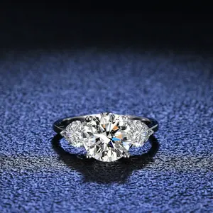 2022 New Engagement Ring Wholesale Moissanite Rings S925 Sterling Silver Lady Moissanite Ring For Wedding