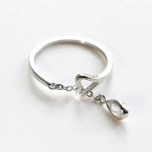 Anello con ciondolo a catena a forma di cuore, gioielli di moda minimalisti e dolci da indossare ogni giorno per le donne - Product Image 5
