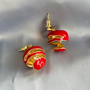 Boucles d'oreilles pendantes créatives en émail rouge plaqué or en forme de <span class=keywords><strong>pomme</strong></span> avec zircon en forme de cœur à l'intérieur, bijoux cadeaux pour femmes et filles, vente en gros - Product Image 6