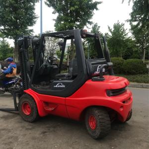 Montacargas Diésel Linde de 3 Toneladas de Alto Rendimiento, Componentes Originales Alemanes, Maquinaria de Construcción Usada, Tracción 4x4 para Motor 1 - Product Image 2