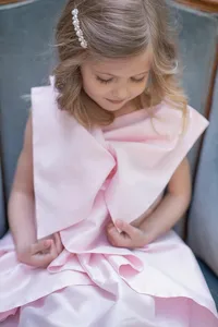 Benutzer definierte Mode ärmellose Kinder Sommerkleider für Mädchen mit großer Schleife vorne Guangzhou viele Farb optionen Kinder kleid Verkäufer