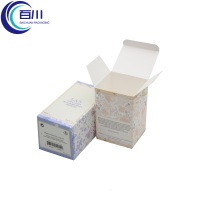 Renkli Premium Taşınabilir Katlanabilir Kraft Kağıt Ambalaj Hediye Kutusu (Sabun, Esansiyel Yağ, Ruj veya Parfüm Ürünleri için)