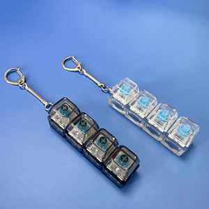 Llavero de juguete de PC totalmente transparente con luz de prueba de descompresión y función de apriete - Product Image 1