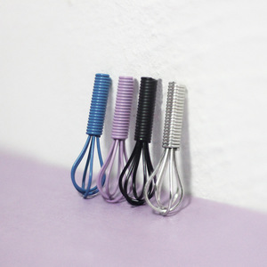 Nuevo estilo de Navidad estilo rojo Mini mezclador miniatura casa de muñecas mezclador cocina Diy juguete resina artesanía muñeca Accesorios - Product Image 5