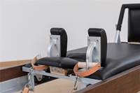 Máquina de Pilates Profesional Personalizable de Madera Sólida, Reformer Clásico de Nogal con Torre