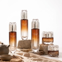 Flacons pompe cosmétiques en verre délicat, pots carrés 30g 50g 40ml 100ml 120ml, pulvérisation, impression, emballage personnalisé OEM ODM