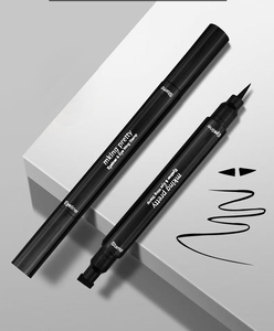 <span class=keywords><strong>Crayon</strong></span> Eyeliner liquide à double extrémité <span class=keywords><strong>Crayon</strong></span> Eyeliner <span class=keywords><strong>noir</strong></span> à séchage rapide imperméable <span class=keywords><strong>avec</strong></span> motif de tampon Tampon Eyeliner - Product Image 1