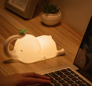 Veilleuse en silicone en forme d'éléphant mignon pour enfants, avec variateur d'intensité, minuterie de 30 minutes, rechargeable par USB, lampe de chevet douce pour chambre à coucher et chambre d'enfant - Product Image 2