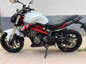 Benelli Yellow Dragon 300 Usada, Bicilíndrica de Inyección de Combustible, Refrigerada por Agua, 302CC, Fabricada en 2022, con <span class=keywords><strong>9</strong></span>.000 Kilómetros - Product Image 2