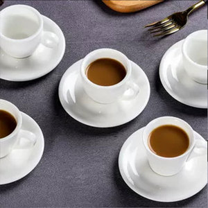 Tazza da Espresso con Piattino 60 ml, Stile Europeo Minimalista, Ceramica Bianca Pura di Grado Commerciale, Logo Personalizzabile, Prodotta a Chaozhou - Product Image 3