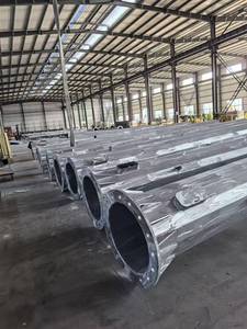 Poteau d'éclairage industriel à mât haut 15m 20m 25m 30m 35m 40m en acier Q355 galvanisé à chaud pour stade de football et arène - Product Image 2
