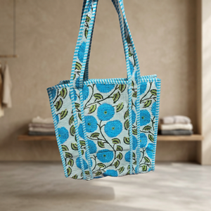 Sac fourre-tout matelassé en coton doux fait main, motif floral bleu, sacs de shopping à ouverture supérieure, sacs fourre-tout mignons pour le voyage et le quotidien - Product Image 3