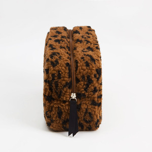 Borsa per il trucco del leopardo delle donne portatili dei classici di moda borsa per cosmetici lanuginosa di stoccaggio multifunzione per il viaggio - Product Image 5