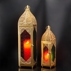 Juego de 2 Faroles de Vela Dorados Estilo Marroquí para Interiores con Vidrio de <span class=keywords><strong>Colores</strong></span> para Decoración Festiva - Product Image 1