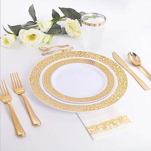 Amazon Hot Sale 150PCS/25Set/Box Christmas Party Disposable Plastic Knife Fork Spoon Plate Cup Cutlery Set