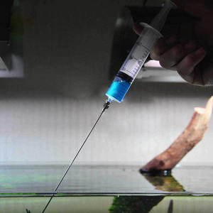 Jeringa <span class=keywords><strong>de</strong></span> fertilizante líquido para tanque <span class=keywords><strong>de</strong></span> hierba con punta <span class=keywords><strong>de</strong></span> metal y cobre extendida, aguja para una precisión cuantitativa - Product Image 4