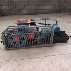 Concasseur à rouleaux pour l'exploitation minière, capacité 15t/h, moteur AC à économie d'énergie, couleur bleue - Product Image 3