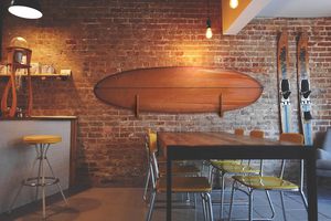 <span class=keywords><strong>Support</strong></span> mural en bois <span class=keywords><strong>pour</strong></span> planches de surf, crochets en bois massif <span class=keywords><strong>pour</strong></span> planches de surf, snowboard et vélos - Product Image 2