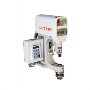 Machine à boutons-pression avec moteur à entraînement direct et sans huile - Product Image 3