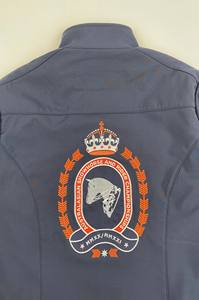 Veste polaire lourde en polyester de printemps OEM 2022 avec col montant et fermeture à glissière Option de logo personnalisé pour une utilisation au travail en hiver - Product Image 4