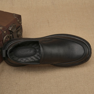 Mocassins en cuir véritable pour homme, bout rond, à enfiler, semelle extérieure en caoutchouc confortable, chaussures décontractées toutes saisons - Product Image 1