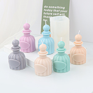 Stampo in <span class=keywords><strong>Silicone</strong></span> Para Velas a Forma di Bottiglia di Profumo di Lusso e Orsetto Carino, Portacandele per <span class=keywords><strong>Candele</strong></span> ad Arco Incrociato e Creazioni in Resina - Product Image 2