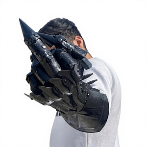Gants d'armure métalliques noirs nickelés, forme irrégulière, style tendance, fabrication artisanale - Product Image 5