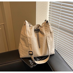 Túi xách tối giản màu trơn cho mùa xuân 2025 - Product Image 2