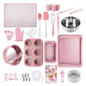 Nouveautés : Kit de pâtisserie de base 25 pièces Chef Made pour la maison – Accessoires pour gâteaux, poche à douille, emporte-pièces, plaque de cuisson antiadhésive, kit de cuisine - Product Image 5