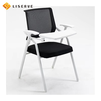 Chaise de bureau scandinave moderne et confortable avec structure en métal et en plastique par Liserve pour les académies d'entreprise et les écoles de langues