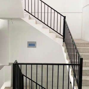 מעקה אלומיניום איכותי ועכשווי לעיצוב מרפסות, קניונים ומדרגות, עמיד בפני חלודה - Product Image 3