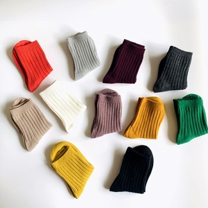 2022 <span class=keywords><strong>calcetines</strong></span> gruesos de invierno elegantes y baratos para niños, <span class=keywords><strong>calcetines</strong></span> lisos de punto de doble aguja de hilo de algodón, <span class=keywords><strong>calcetines</strong></span> escolares para niños y niñas - Product Image 3