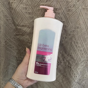 Crema hidratante y nutritiva con niacinamida Vaslline de 600/400 ml, loción corporal aclarante y blanqueadora Vaseeline. - Product Image 6