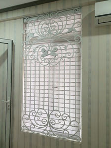 Nuevo Marco de Ventana de Hierro Forjado Estilo Francés en Blanco y Negro con Diseño Vertical de Acero Superior, Aislamiento Térmico y Soporte para Proyectos 2D y 3D - Product Image 3