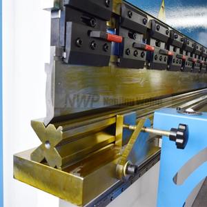 Máquina de Doblado Hidráulica CNC TP10, Máquina de Doblado de Chapa Metálica, Máquina de Doblado Electrohidráulica con Servoaccionamiento de Eje de Torsión - Product Image 6