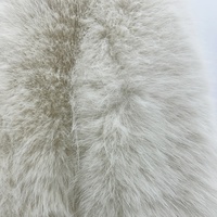 Manteau d'hiver chaud et élégant pour femme, manteau sur mesure pour femme, accents cloutés, texture moelleuse effet fourrure de renard