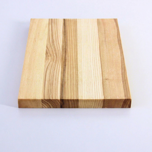 Planche de service en bois de frêne avec rainure pour jus, sans poignée, grain naturel, HORECA, OEM, personnalisable, Vietnam - Product Image 1